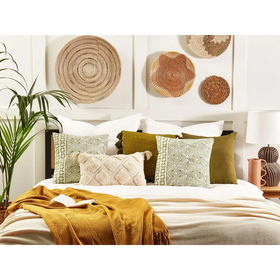 Beliani Sierkussen LARICS - Groen Katoen Beliani Sierkussen LARICS - Groen Katoen -Beliani 06e1b88bb5df49dca05272aca84fd097