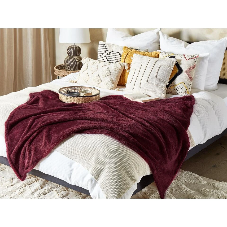 Beliani Plaid NAMDU - Rood Polyester Beliani Plaid NAMDU - Rood Polyester -Beliani 1000079674 0101