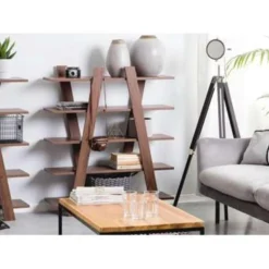 Beliani Boekenkast ESCALANTE - Donkere Houtkleur Vezelplaat 2 Beliani Boekenkast ESCALANTE - Donkere Houtkleur Vezelplaat -Beliani 1131179362 0102