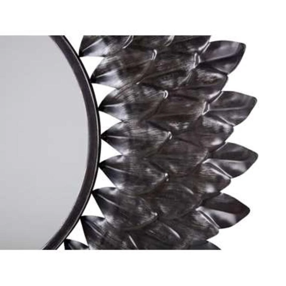 Beliani Wandspiegel LARRAU - Zilver Metaal Beliani Wandspiegel LARRAU - Zilver Metaal -Beliani 15af2d6a065f499a9695eb374f9352e3