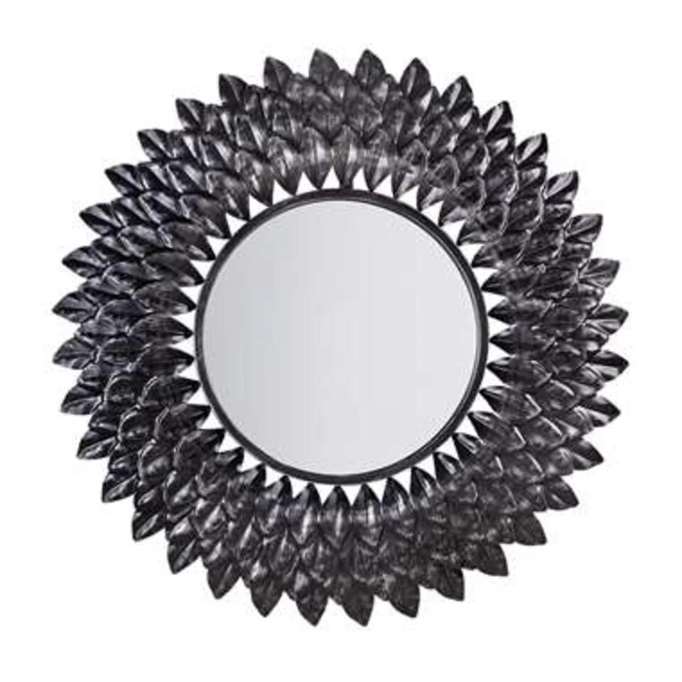 Beliani Wandspiegel LARRAU - Zilver Metaal Beliani Wandspiegel LARRAU - Zilver Metaal -Beliani 1846561530