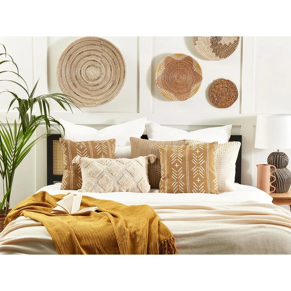 Beliani Sierkussen BANYAN - Beige Katoen Beliani Sierkussen BANYAN - Beige Katoen -Beliani 2592ae149c194ba79f85c39d158b90d5