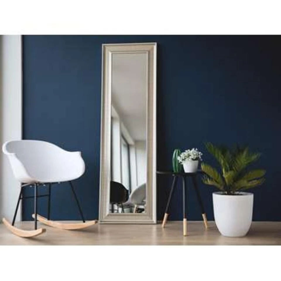 Beliani Wandspiegel CASSIS - Zilver Synthetisch Materiaal Beliani Wandspiegel CASSIS - Zilver Synthetisch Materiaal -Beliani 2f462ff0b60547b0b56153d874d7045d