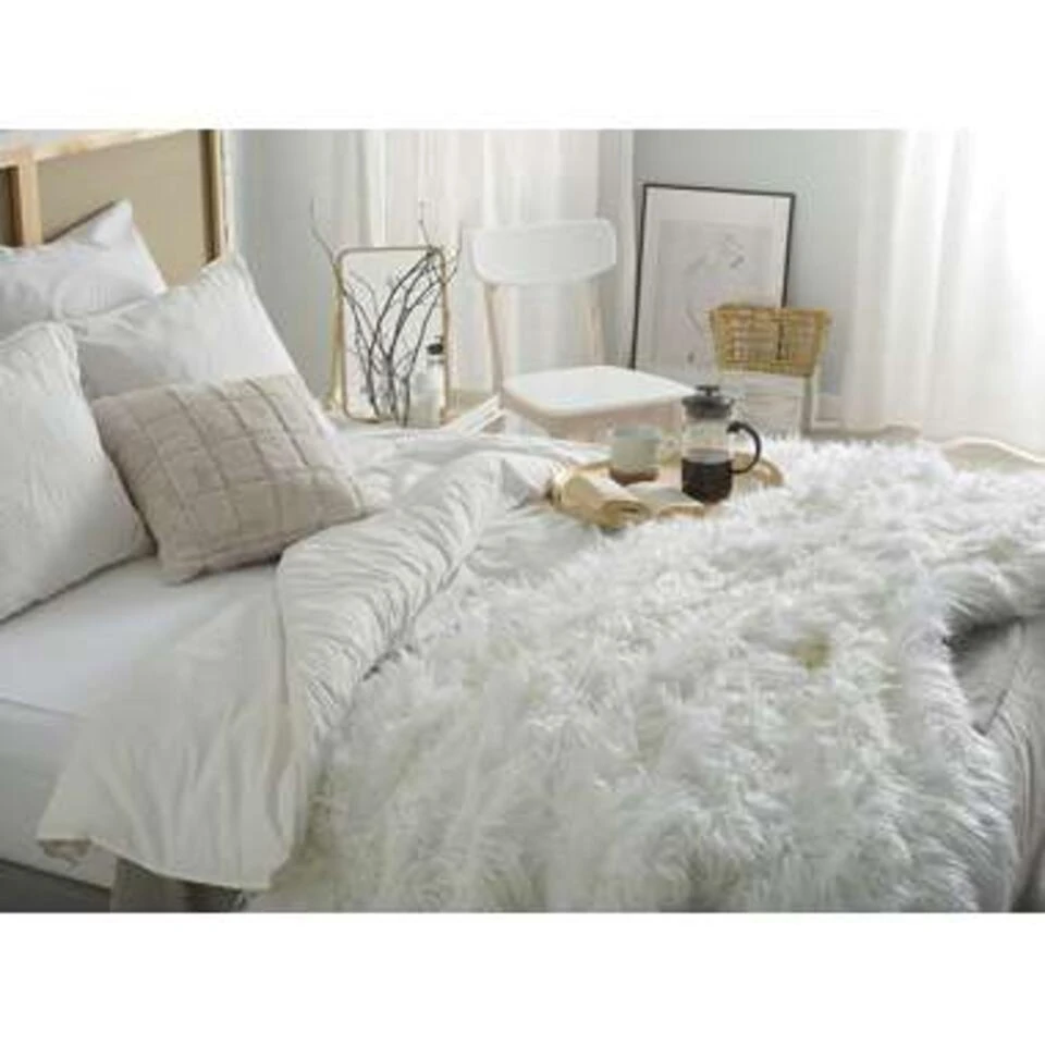 Beliani Sprei DELICE - Wit Acryl Beliani Sprei DELICE - Wit Acryl -Beliani 37338ff78fb644a68a174d86b60c8151