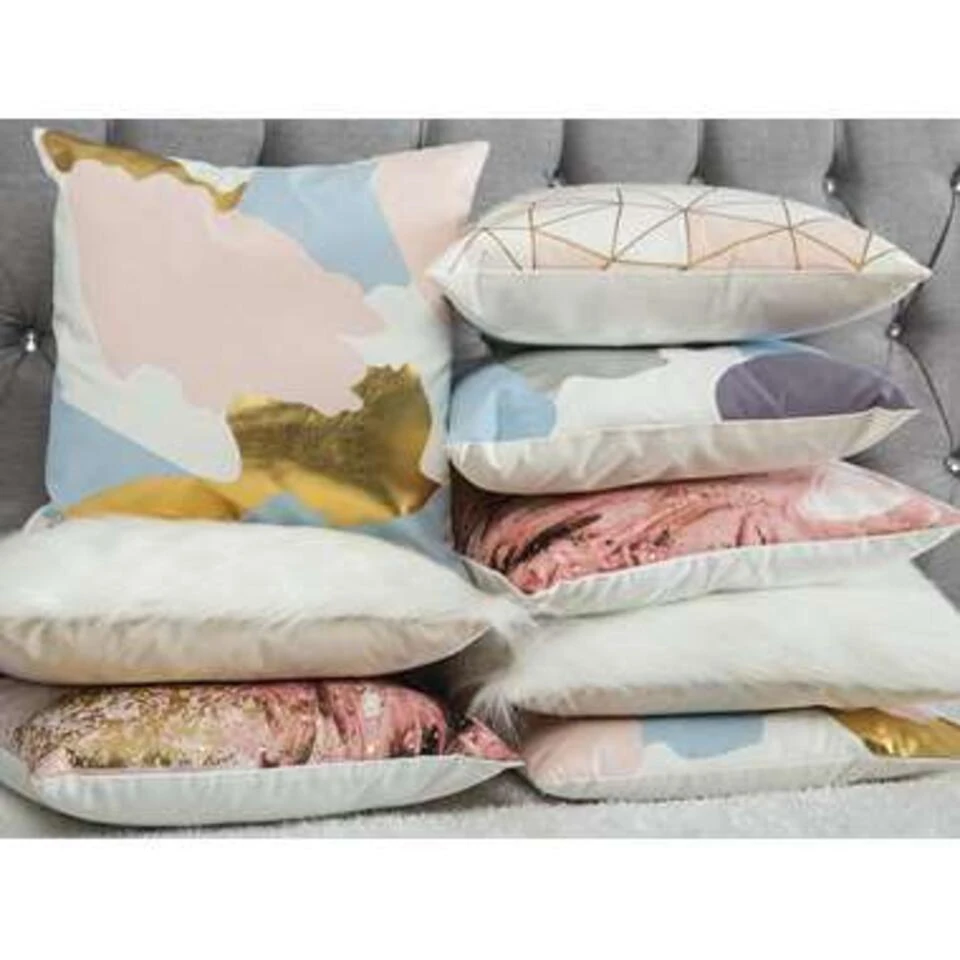 Beliani Sierkussen CLARKIA - Wit Katoen Beliani Sierkussen CLARKIA - Wit Katoen -Beliani 495013e039a645239eb7f586fd443e75