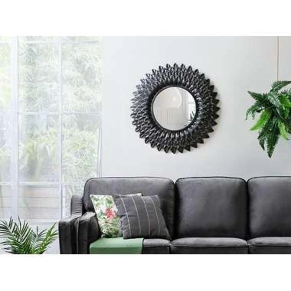 Beliani Wandspiegel LARRAU - Zilver Metaal Beliani Wandspiegel LARRAU - Zilver Metaal -Beliani 5967ef3db58249419d48d28c6cf55364