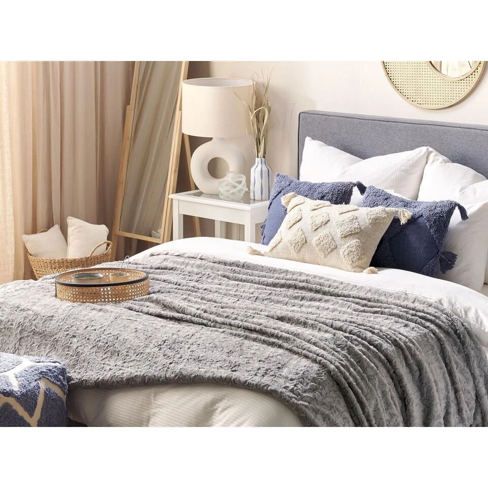 Beliani Plaid SARASWATI - Grijs Polyester Beliani Plaid SARASWATI - Grijs Polyester -Beliani 8a1f5cd1bc164baf875a840ebad88c23