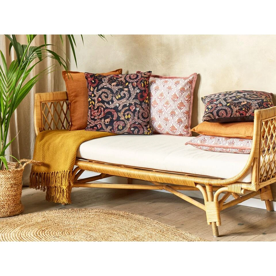 Beliani Sierkussen RICINUS - Zwart Fluweel Beliani Sierkussen RICINUS - Zwart Fluweel -Beliani 8f6e5a2659cb4f6f958a23d69f96ad41