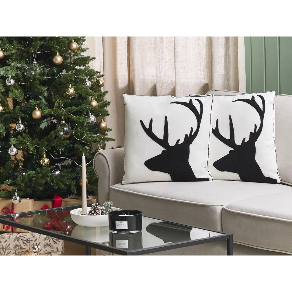 Beliani Sierkussen SHADRACK - Wit Katoen Beliani Sierkussen SHADRACK - Wit Katoen -Beliani 946bb1774f0a4aa0986313e475f31e39