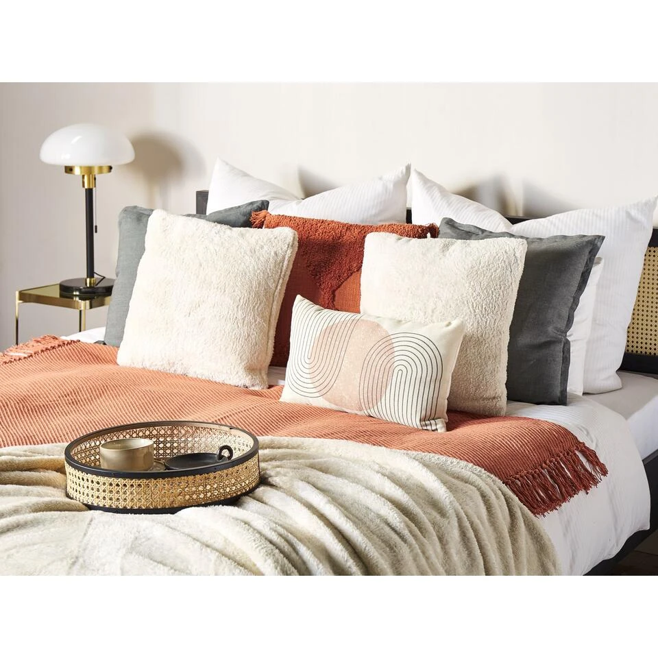 Beliani Sierkussen PILEA - Beige Polyester Beliani Sierkussen PILEA - Beige Polyester -Beliani 9d3212dde1ec46d5b88cf9ebf778bdf5