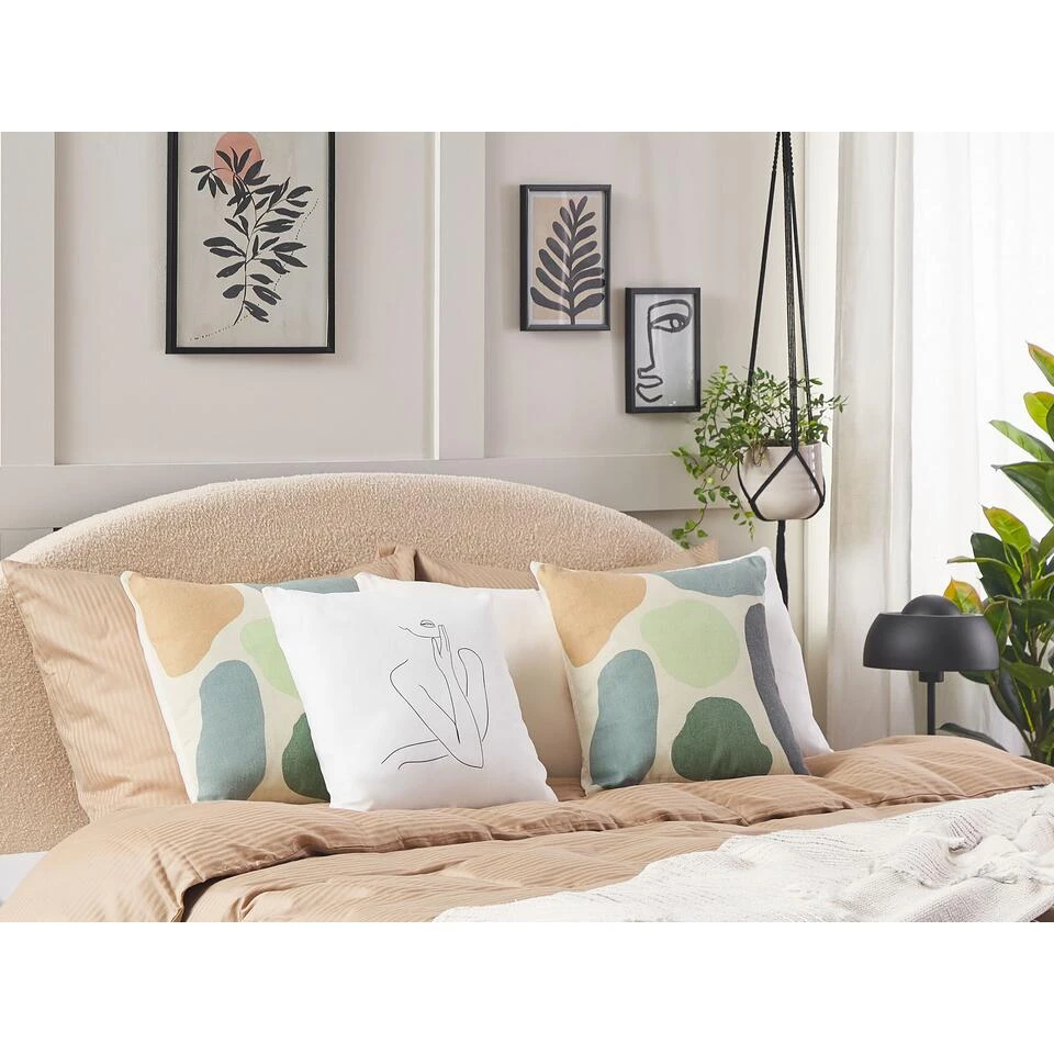 Beliani Sierkussen CRINUM - Multicolor Polyester, Katoen Beliani Sierkussen CRINUM - Multicolor Polyester, Katoen -Beliani b400420abf4e4a8e8209f3ac496653c4