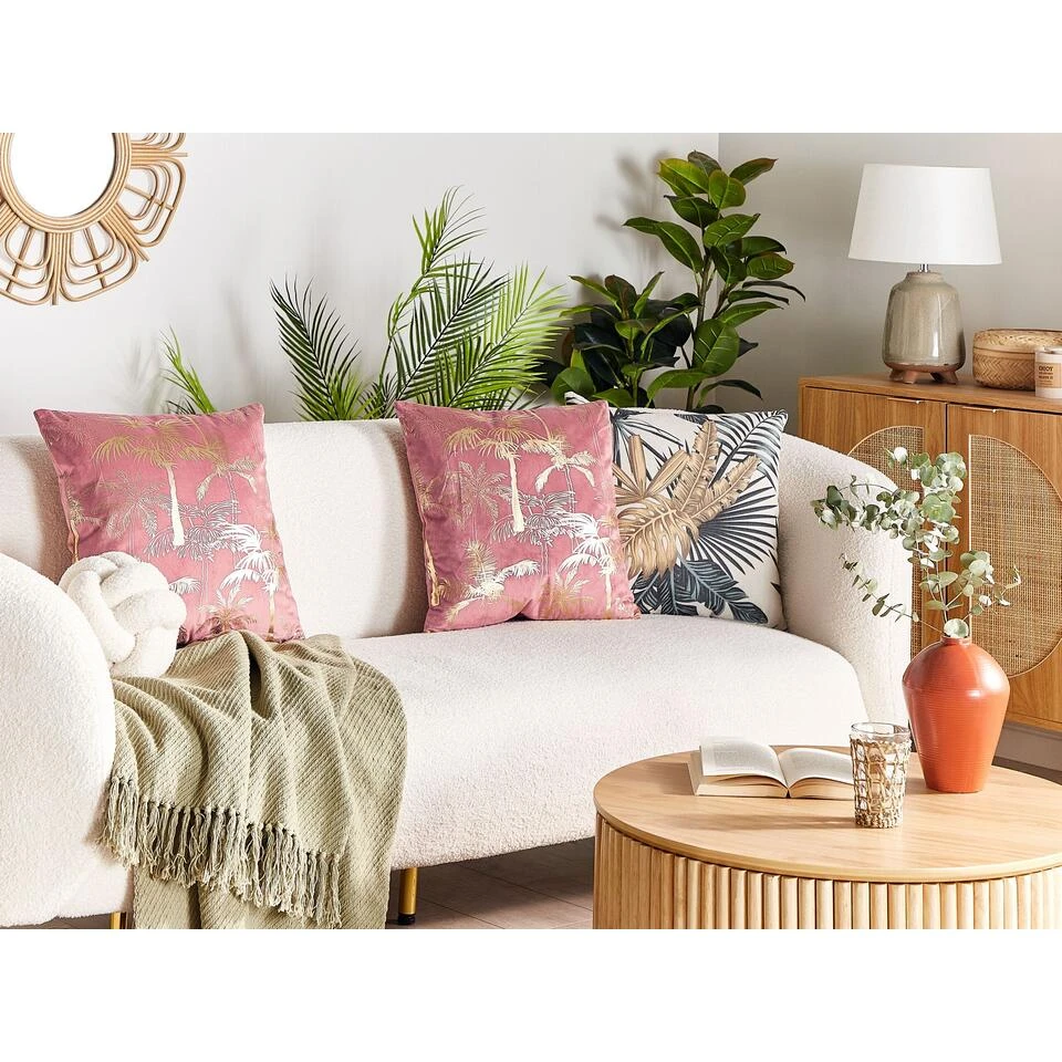 Beliani Sierkussen CARANDAY - Roze Fluweel Beliani Sierkussen CARANDAY - Roze Fluweel -Beliani b9088127657145749b2053dbb2bfeb12