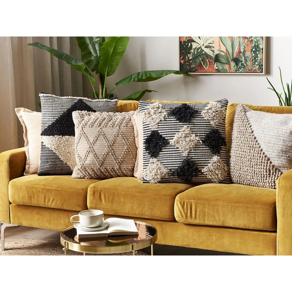 Beliani Sierkussen BHUSAWAL - Beige Katoen Beliani Sierkussen BHUSAWAL - Beige Katoen -Beliani bbfa4e1639d3427bbe487a5ded625528