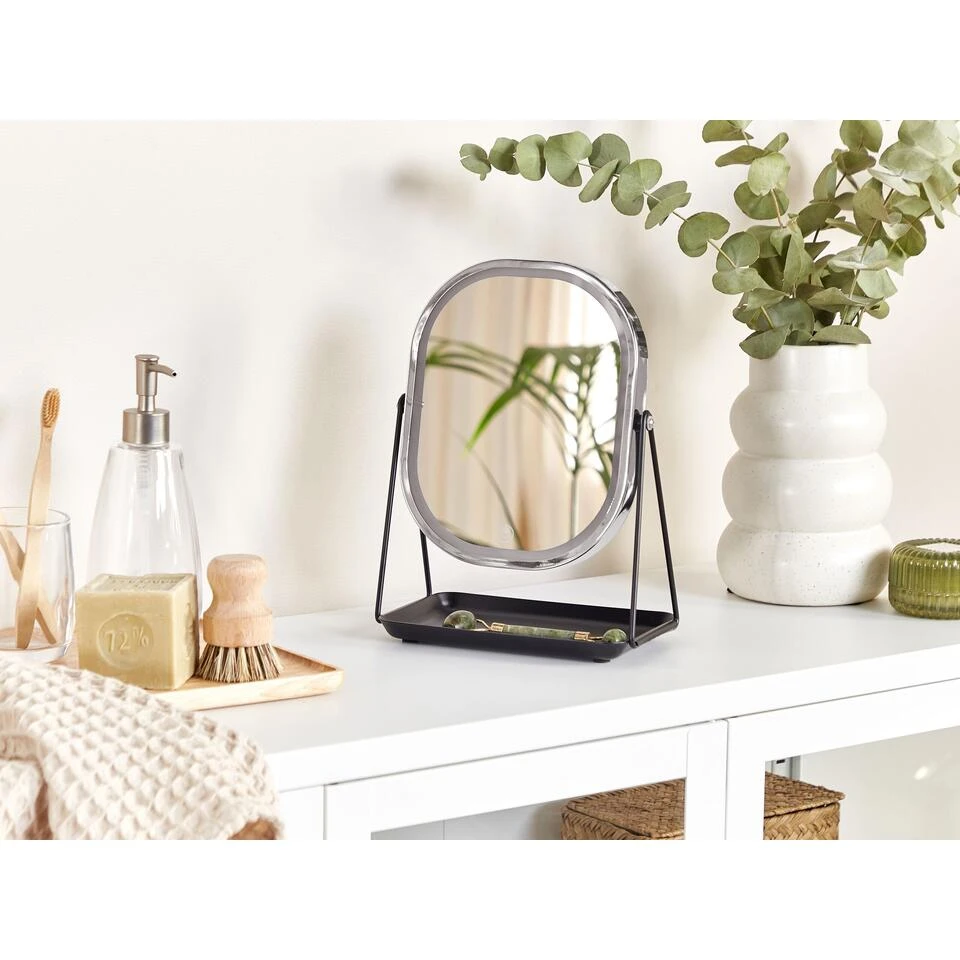 Beliani Make-up Spiegel DORDOGNE - Zilver Metaal Beliani Make-up Spiegel DORDOGNE - Zilver Metaal -Beliani c59602f659fd4c8584c32e019af97412