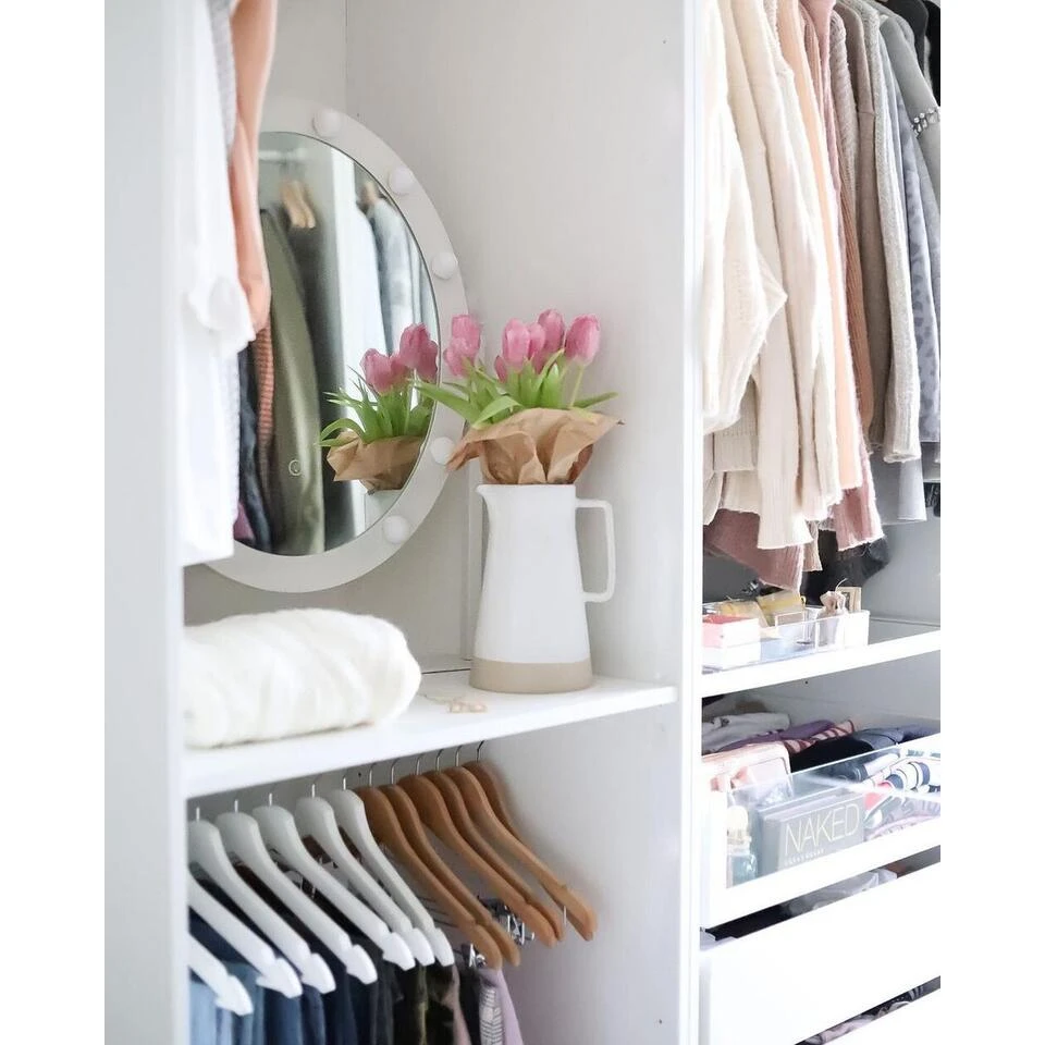 Beliani Make-up Spiegel ROSTRENEN - Wit Ijzer Beliani Make-up Spiegel ROSTRENEN - Wit Ijzer -Beliani cba6e84d542e42cc87d1ce457675b773