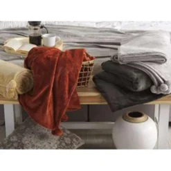 Beliani Plaid TERKE - Grijs Polyester -Beliani d6f8faaa635445dd9e641645e5b603bb