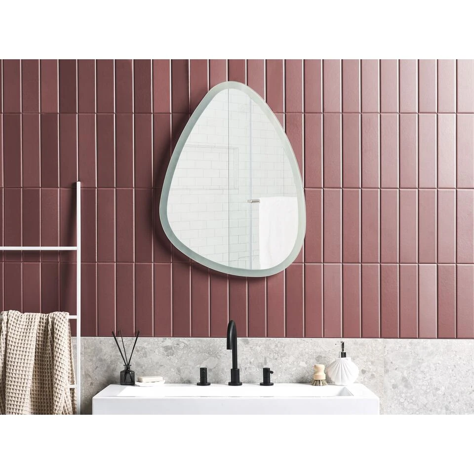 Beliani Badkamerspiegel BETHUNE - Zilver Glas Beliani Badkamerspiegel BETHUNE - Zilver Glas -Beliani d6f90908e2e0488391ac1c12596b4ccc