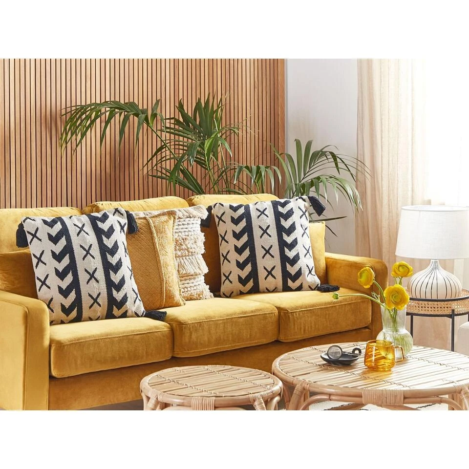 Beliani Sierkussen DEADNETTLE - Beige Katoen Beliani Sierkussen DEADNETTLE - Beige Katoen -Beliani d9f8a06acde04108bacf7937b4d66242