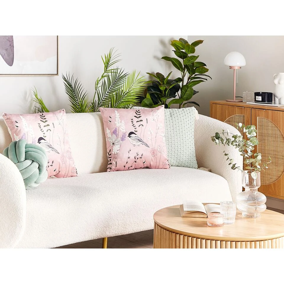 Beliani Sierkussen CYCLAMEN - Roze Fluweel Beliani Sierkussen CYCLAMEN - Roze Fluweel -Beliani e0740c6292d34e86bfeb182f46e841c5