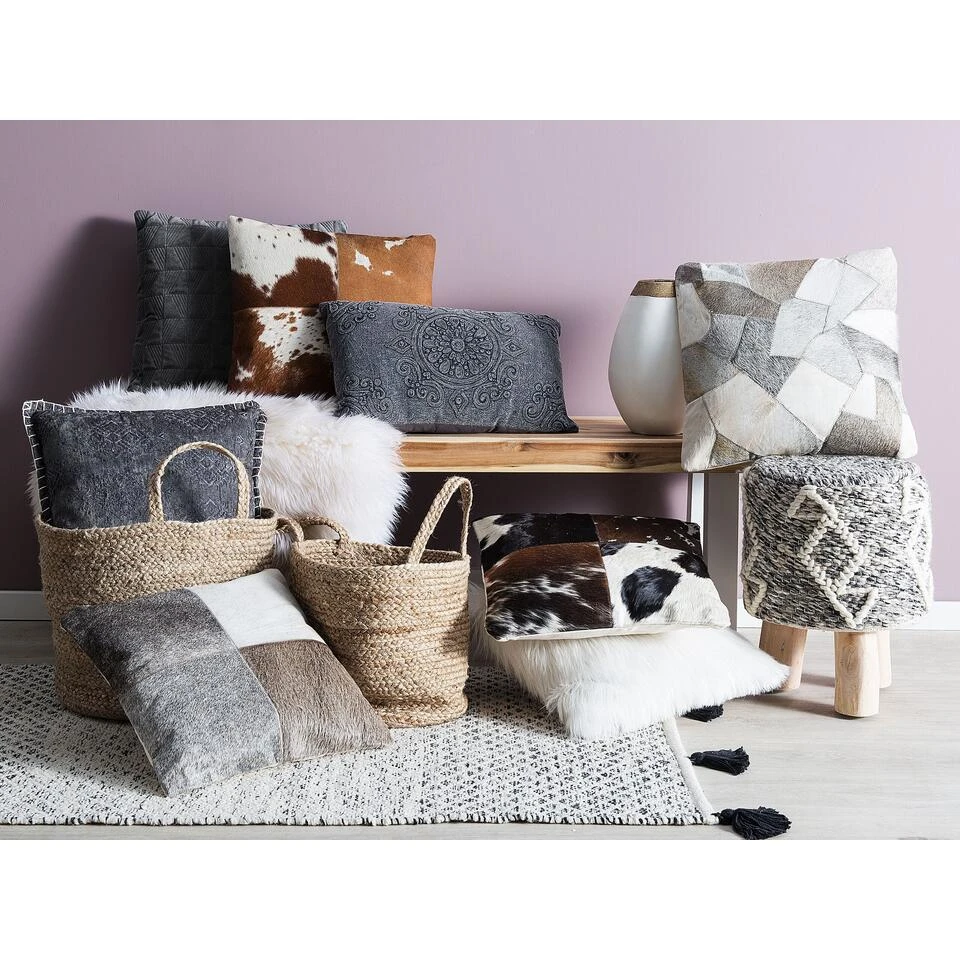 Beliani Sierkussen LALAM - Grijs Katoen Beliani Sierkussen LALAM - Grijs Katoen -Beliani fe33208d9c444533bf52c1baa44d5774